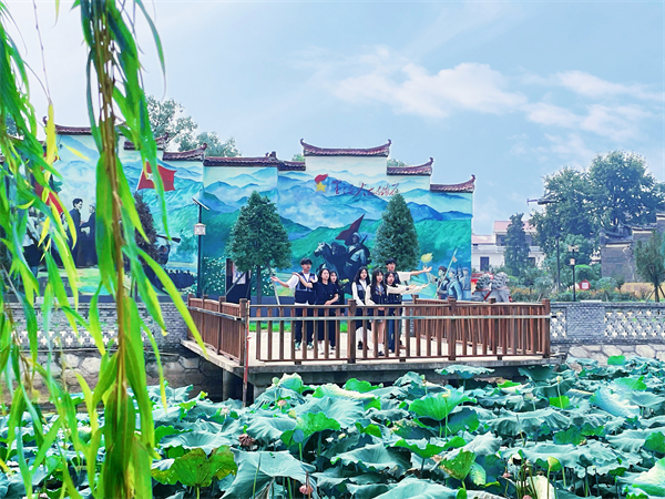 【中国教育在线】将家门口的“红色地标”变成心头的“红色课堂”——bb贝博官方平台赴樟树开展红色走读活动