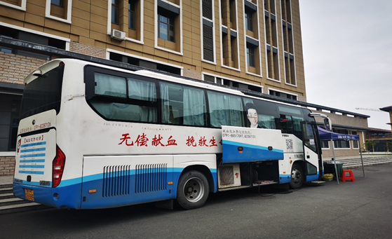 金莎4399js安全（中国）有限公司官网组织师生参加无偿献血活动